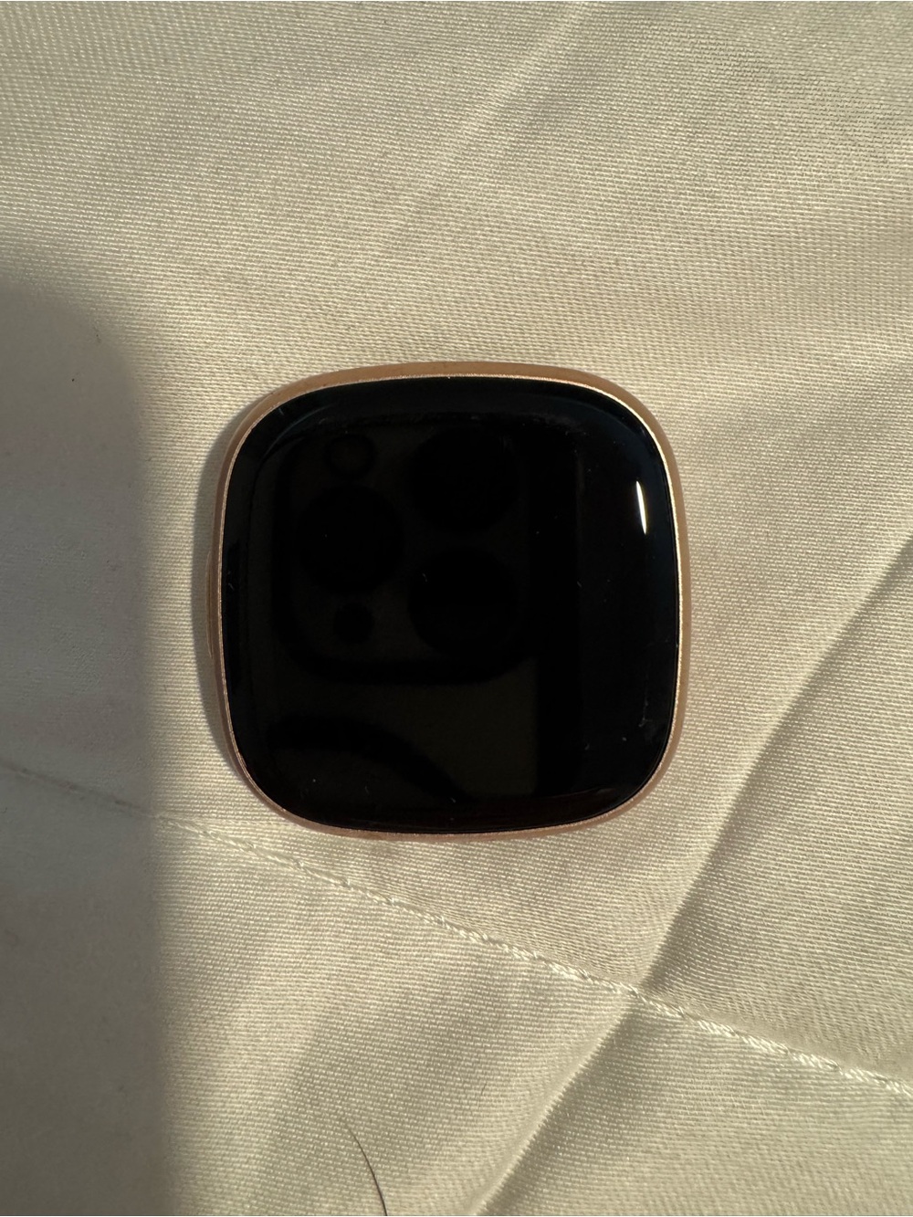 fitbit Versa 4 Rose GoldSmartwatch with Assorted Bands and Cases - Picture 5 of 5